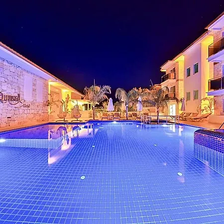 Hotel La Kumsal 3*